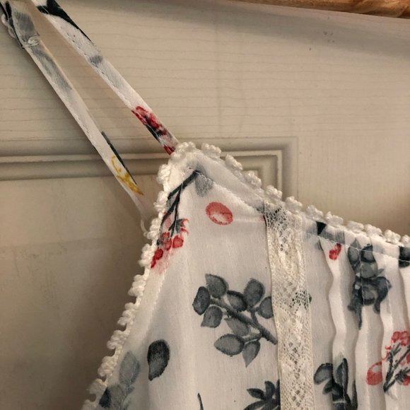 Doe & Rae Spaghetti Tank Top - Picture 3 of 6